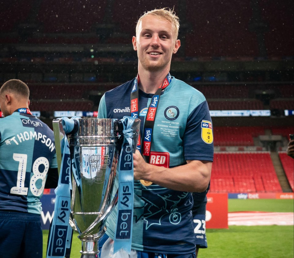 Jack Grimmer, de Wycombe, contou ao SunSport sobre algumas histórias incríveis da EFL