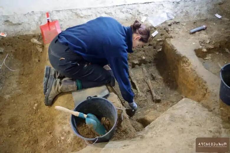 Especialistas afirmam que a descoberta comprova que os funerais eram realizados muito antes da construção de capelas e igrejas