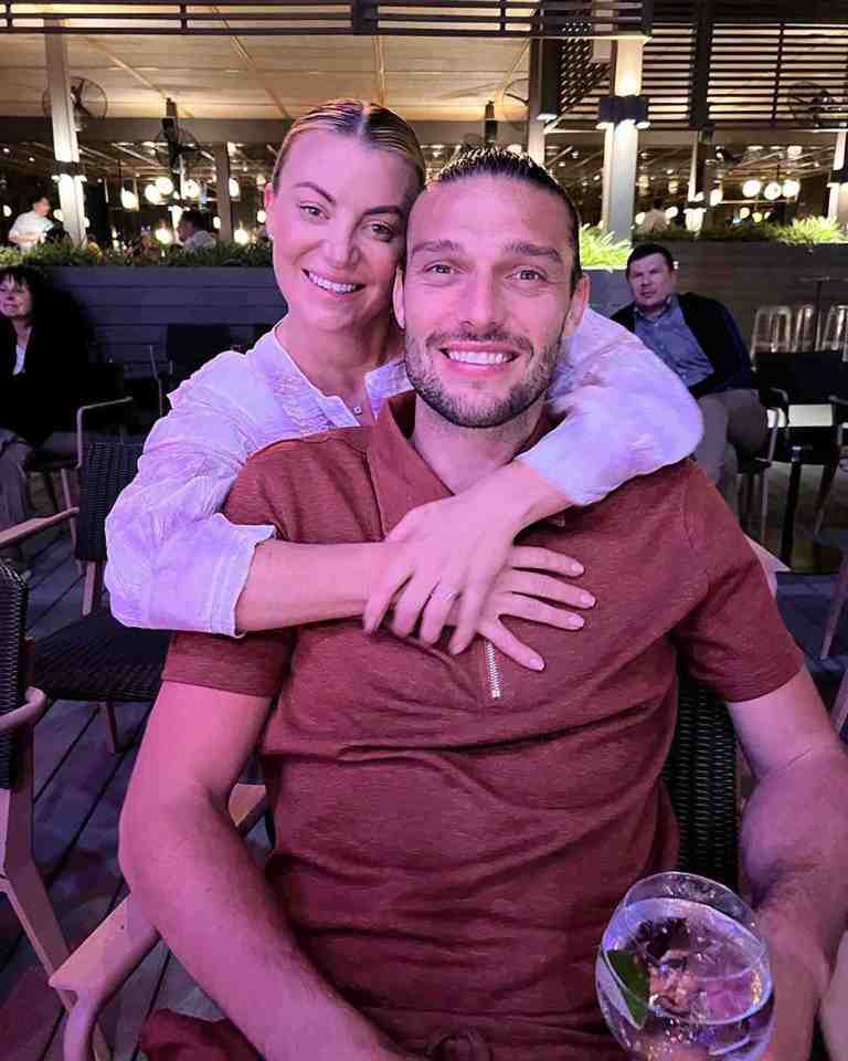 Andy Carroll e sua esposa Billi Mucklow estão se divorciando após dois anos turbulentos de casamento