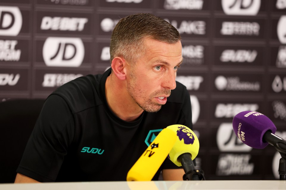 Gary O'Neil falou antes do confronto de sua equipe com o Liverpool