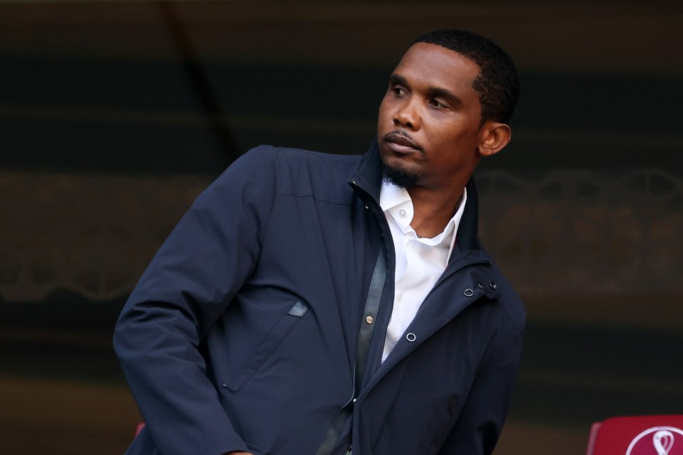 Samuel Eto'o foi proibido de assistir a jogos de Camarões por seis meses pela Fifa