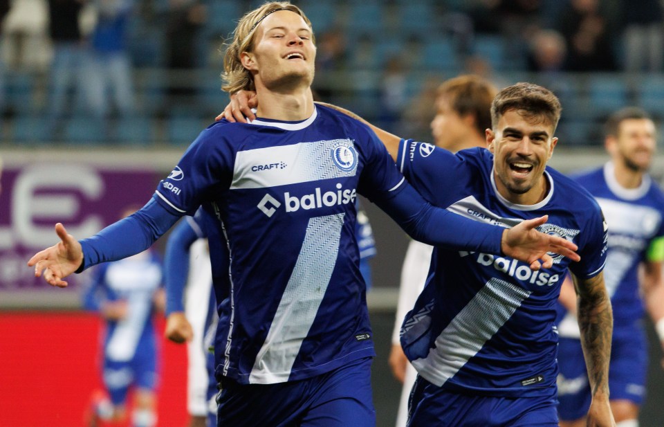 O atacante do Gent, Andri Gudjohnsen, enfrentará o Chelsea na noite de quinta-feira