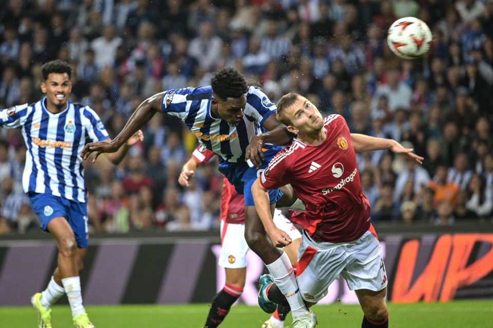 Matthijs de Ligt foi desfeito por Samu Omorodion para o empate