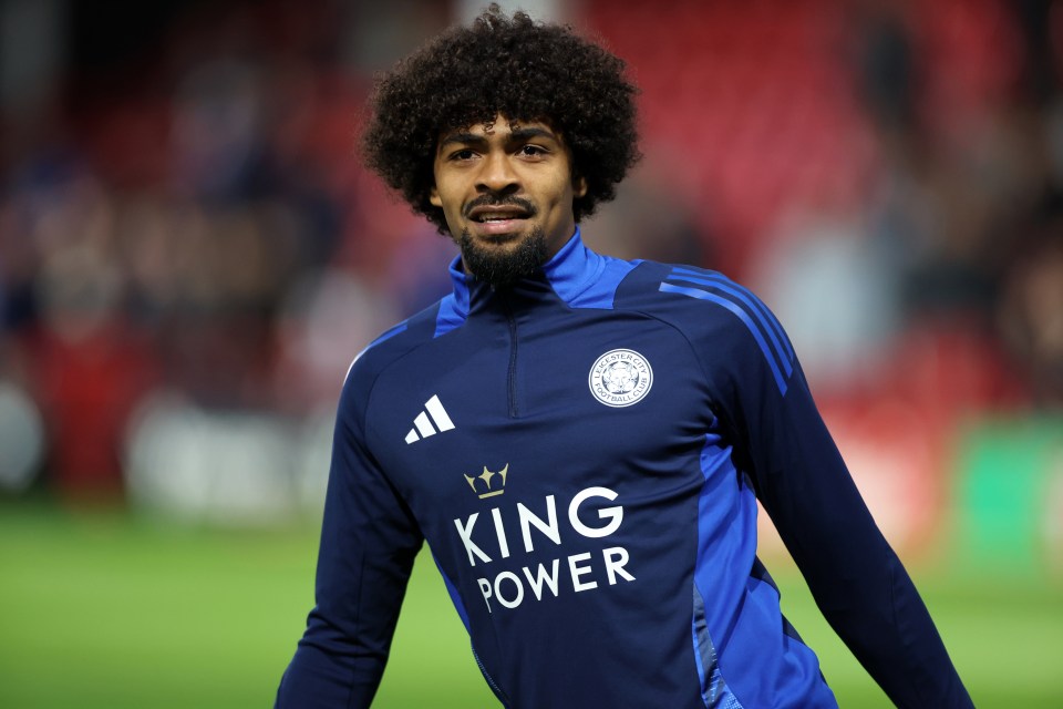 A mulher disse aos amigos que o meio-campista Hamza Choudhury a contatou no Instagram quatro vezes