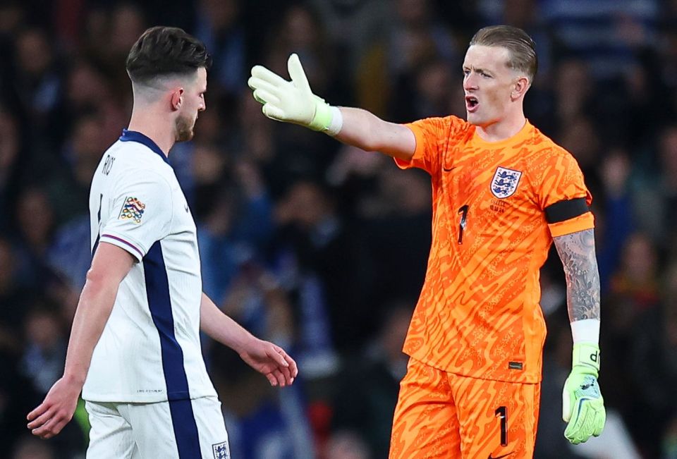 Pickford mostrou muita frustração ao enfrentar nove chutes nos primeiros 80 minutos