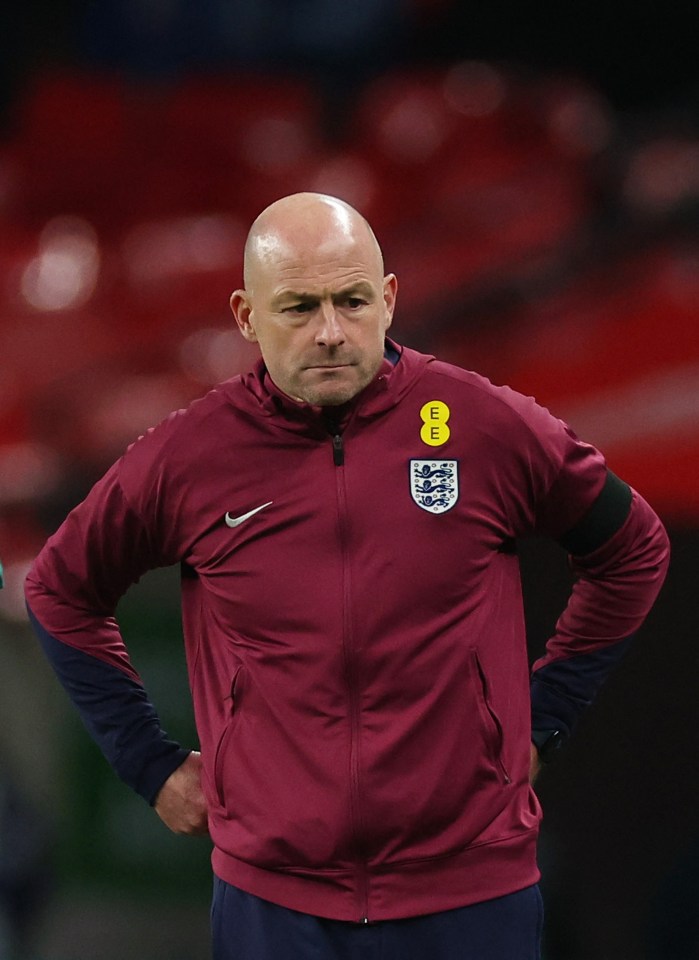 Viu uma equipe experimental de Lee Carsley cair para uma surpreendente derrota por 2 a 1 em Wembley