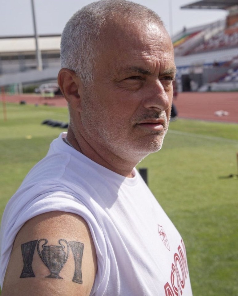 Mourinho sugeriu fazer uma tatuagem para comemorar o nascimento de um neto quando chegar a hora