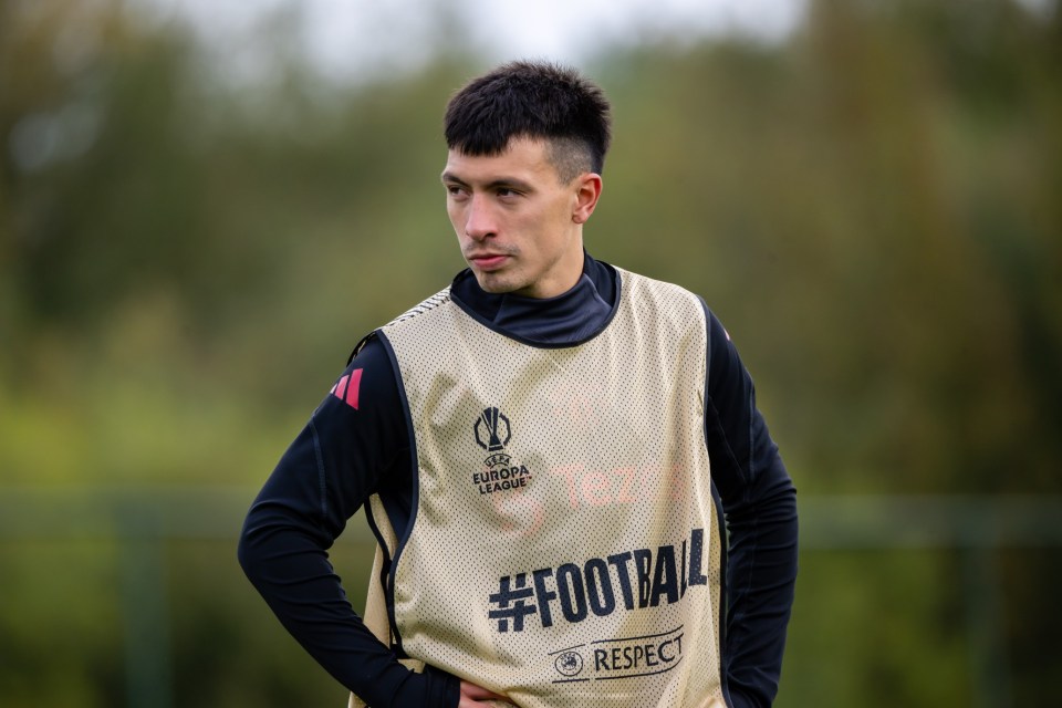 Lisandro Martinez foi adorado pelos fãs em sua primeira temporada - mas desde então caiu em desgraça