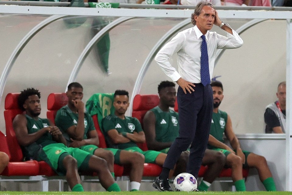 O chefe da Arábia Saudita, Roberto Mancini, é o que mais ganha, com £ 21 milhões por ano