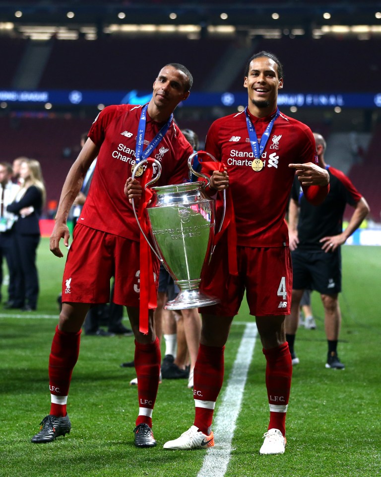 Ele formou uma parceria defensiva formidável com Virgil van Dijk no Liverpool