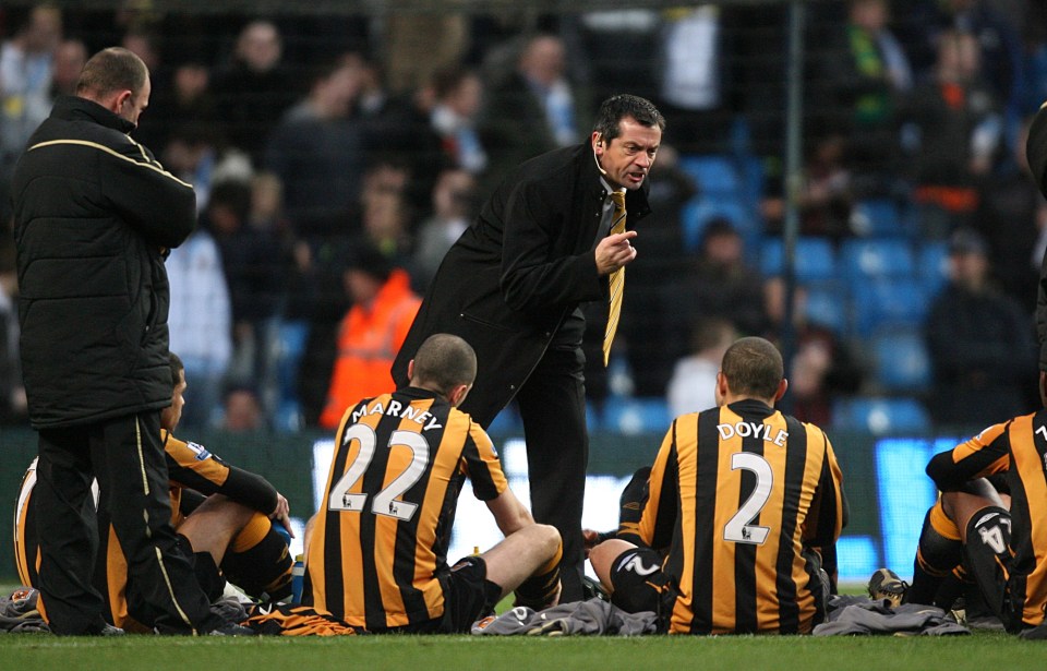 Ele deu a infame palestra da equipe do Hull City em campo em 2008