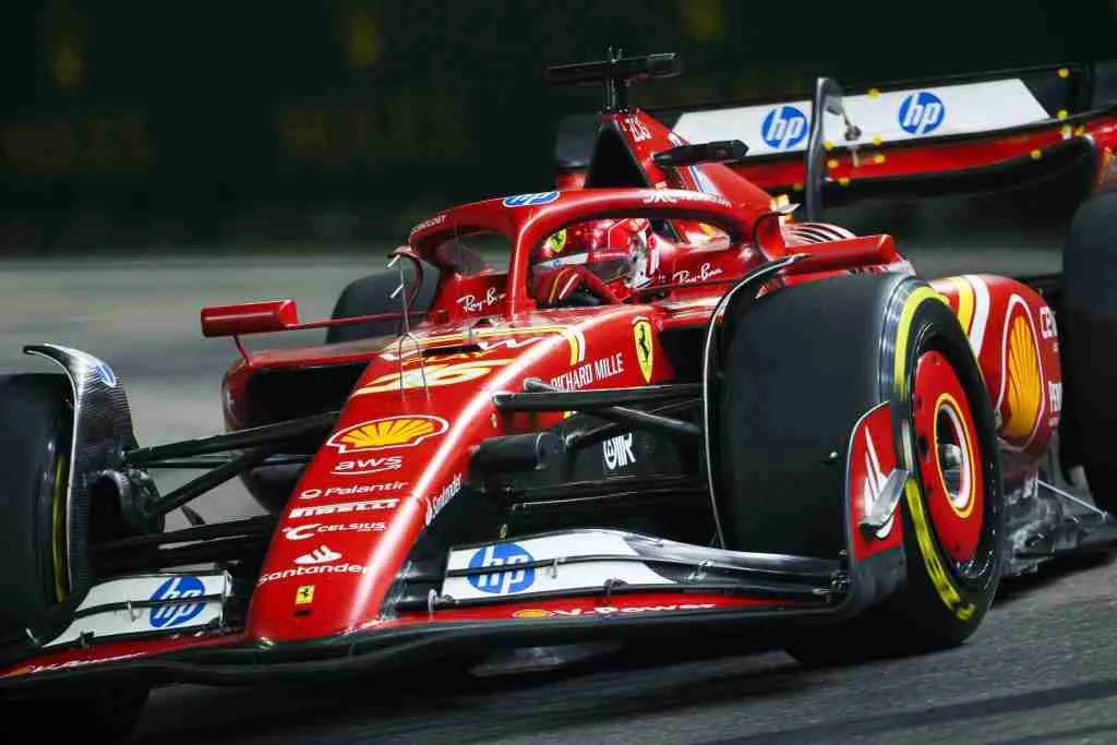 Charles Leclerc durante treinos do GP de Cingapura de 2024 | Assessoria de Imprensa da Scuderia Ferrari