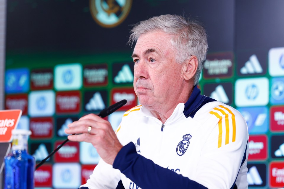 Carlo Ancelotti insistiu que não foi contactado pela FA