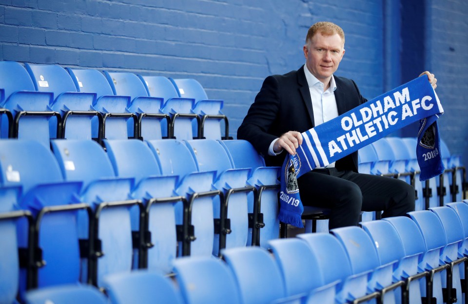 O ícone do Manchester United, Paul Scholes, foi brevemente seu técnico em Oldham