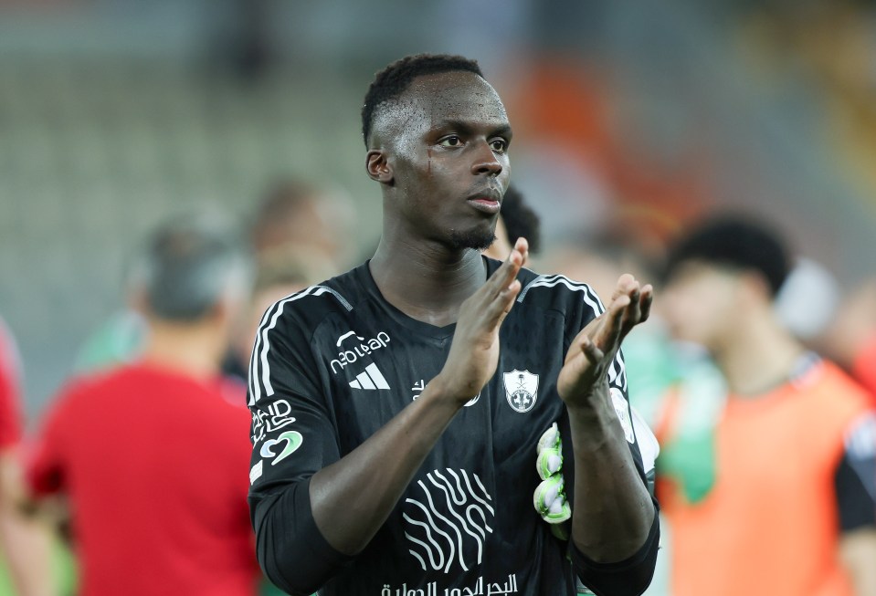 O ex-goleiro do Chelsea, Edouard Mendy, também foi contratado pelo Al-Ahli