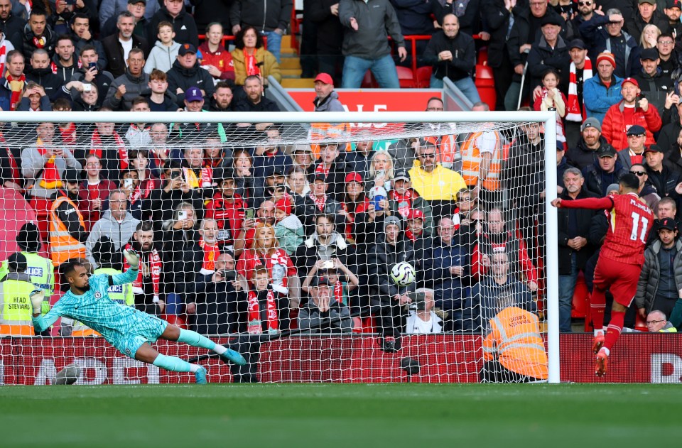 Robert Sanchez não conseguiu evitar o gol de pênalti de Mo Salah