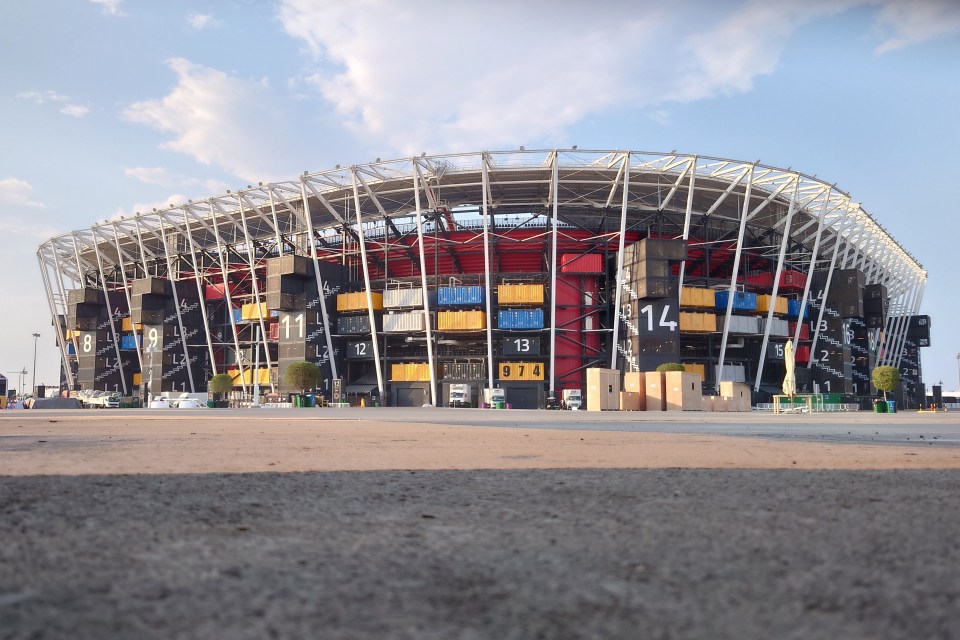 Foi inspirado no Estádio 974 no Catar