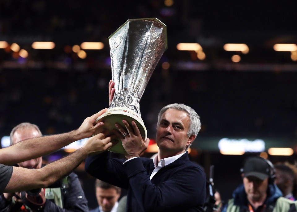 Mourinho terminou 2017 vencendo a Liga Europa