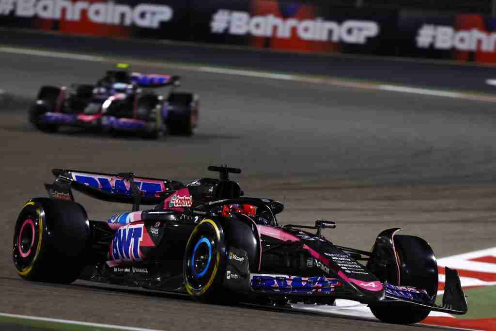 Esteban Ocon lidera o companheiro de equipe da Alpine Pierre Gasly na qualificação antes do GP do Bahrein de 2024 | Equipe Alpina de F1