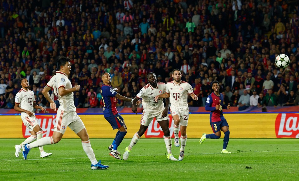 Raphinha marcou o terceiro do Barça pouco antes do intervalo