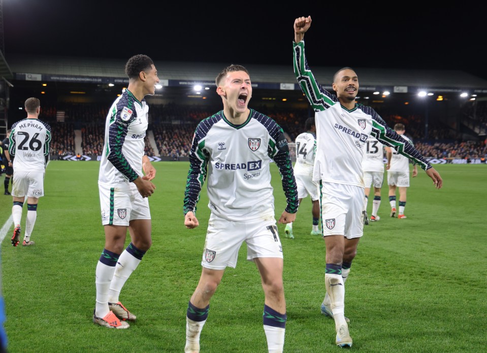 Chirs Rigg disparou na abertura em Kenilworth Road