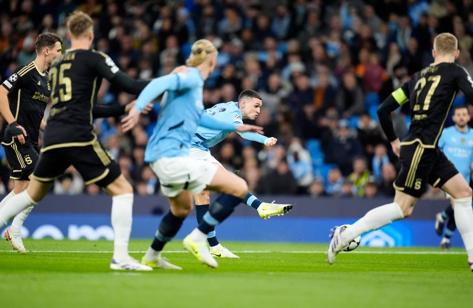 Phil Foden abriu o placar enquanto busca recuperar sua melhor forma