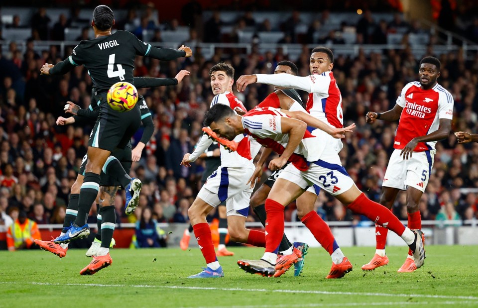 Mikel Merino colocou o Arsenal de volta na frente com uma cabeçada