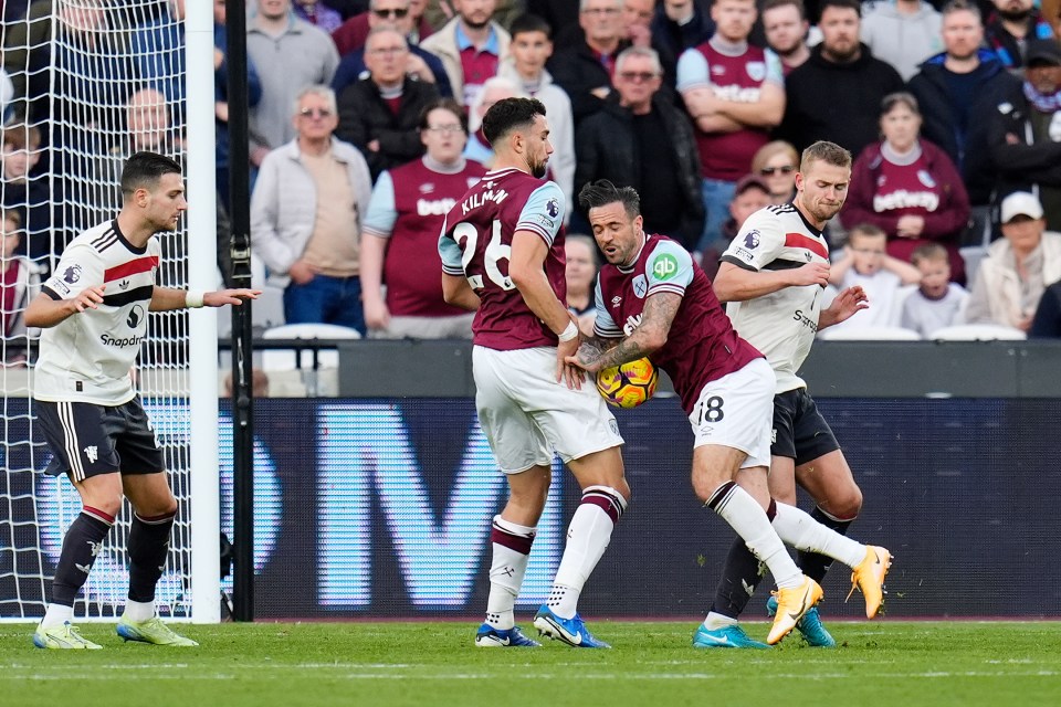 Matthijs de Ligt sofreu um pênalti polêmico no final do jogo