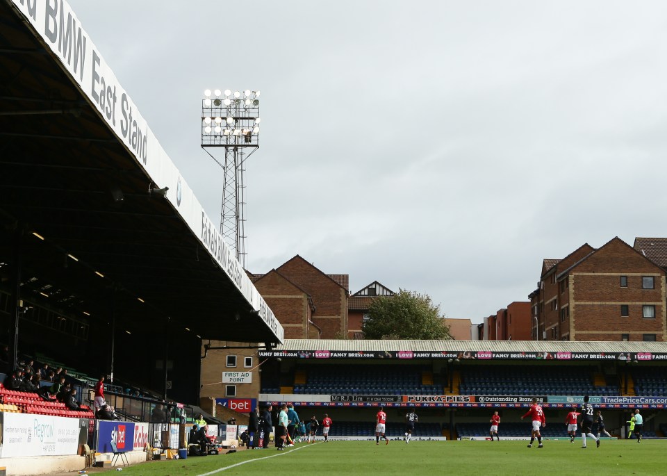 Southend permanece em sua casa no Roots Hall