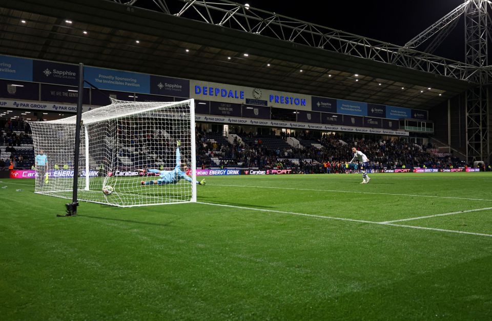 Greenwood marcou para Preston na vitória épica nos pênaltis sobre o Ful