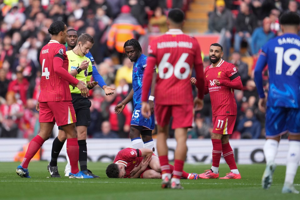 Diogo Jota, do Liverpool, estava no centro de um divertido enigma da 'viagem no tempo' depois de se machucar na vitória por 2 a 1 sobre o Chelsea