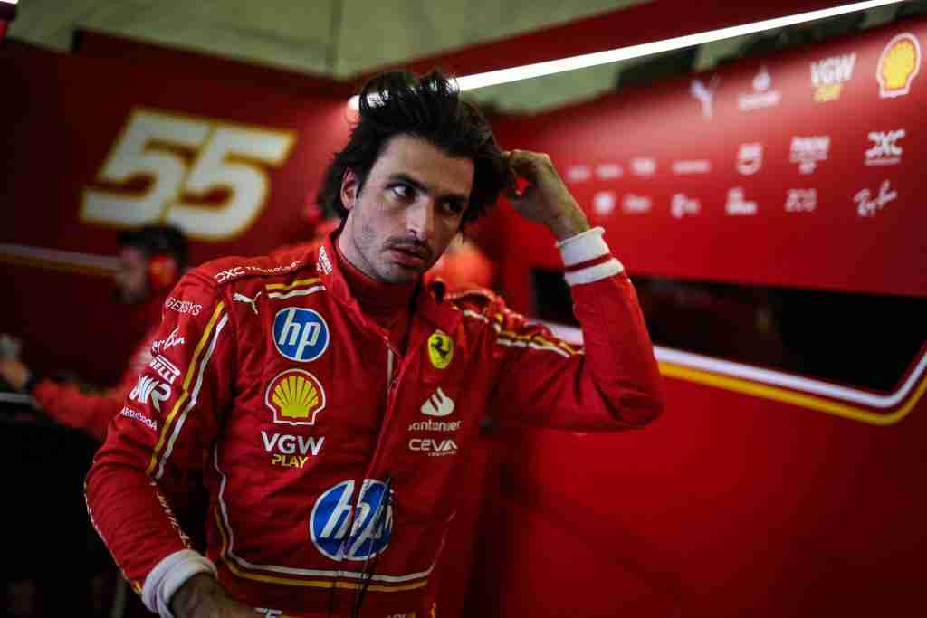 Carlos Sainz durante treinos para o GP do México de 2024 | Assessoria de Imprensa da Scuderia Ferrari