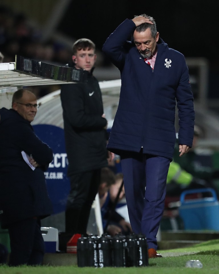 Phil Brown está atualmente no comando do Kidderminster Harriers