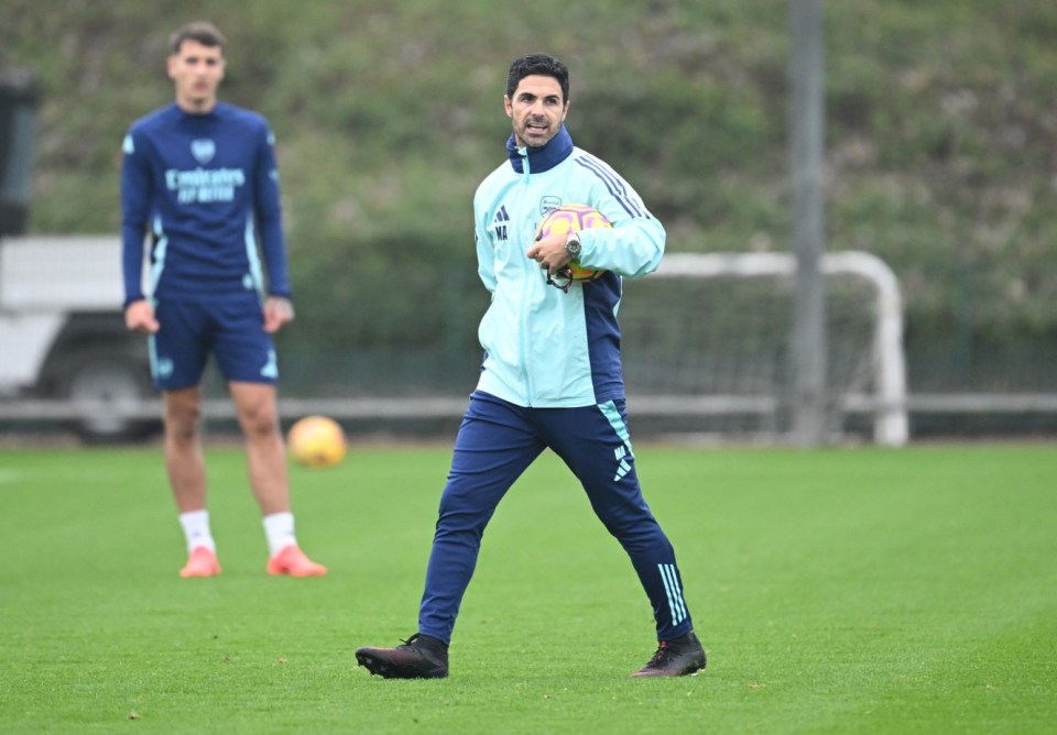 Mikel Arteta deu um pequeno passo no treinamento, mas não espera um grande sono antes da partida de domingo contra o Liverpool, pois está suando devido às lesões