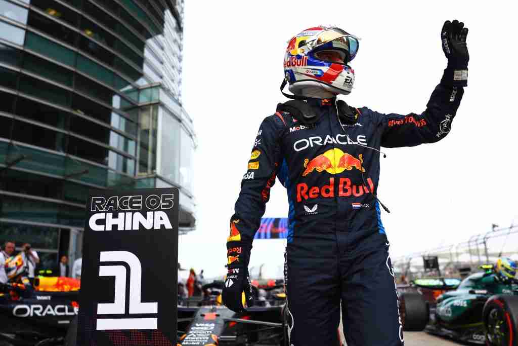 Max Verstappen comemora pole position após qualificação para o Grande Prêmio da China de 2024 | Conjunto de conteúdo Getty Images / Red Bull