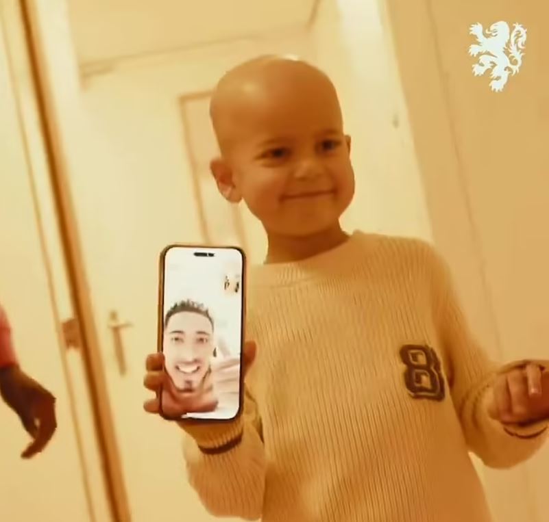 Jude Bellingham FaceTimed com uma criança no hospital