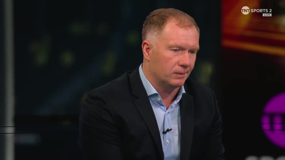 Paul Scholes acredita que o Manchester United 'não melhorou' sob o comando de Erik ten Hag