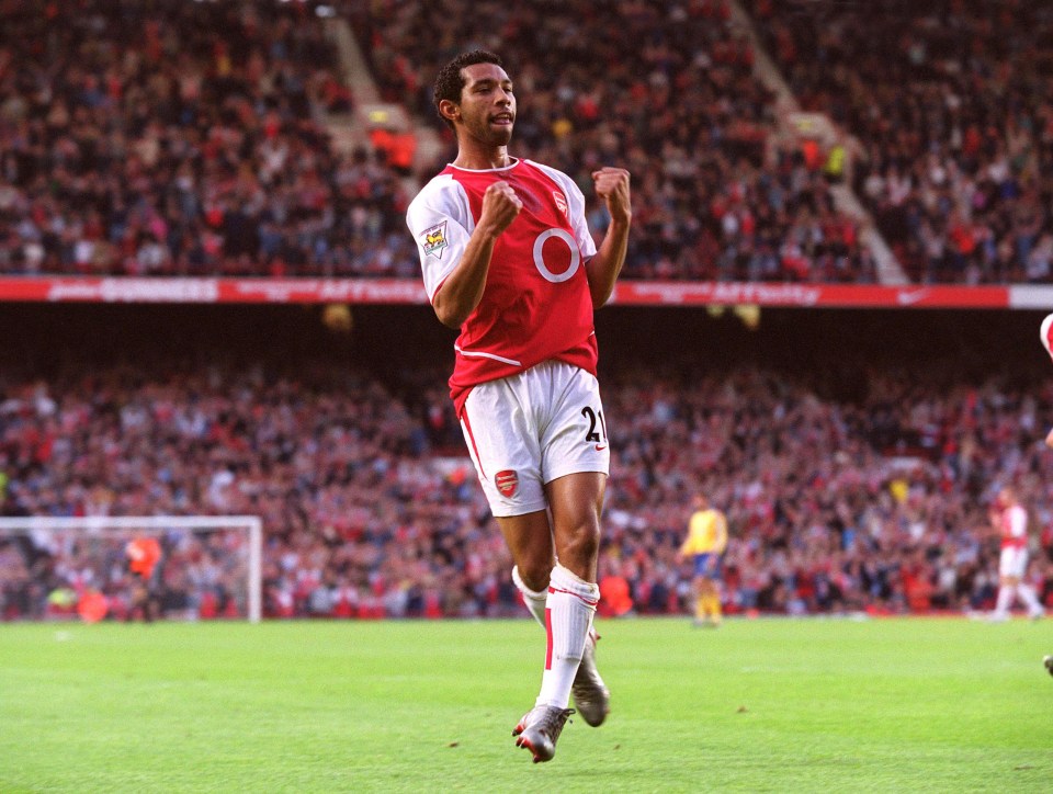 Jermaine Pennant subiu na hierarquia do Arsenal