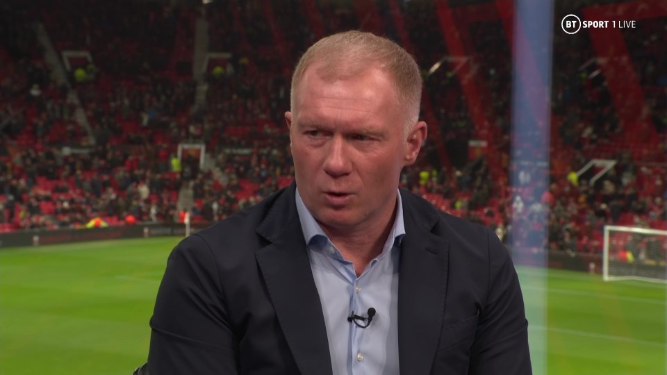 Paul Scholes criticou a estratégia de recrutamento do clube