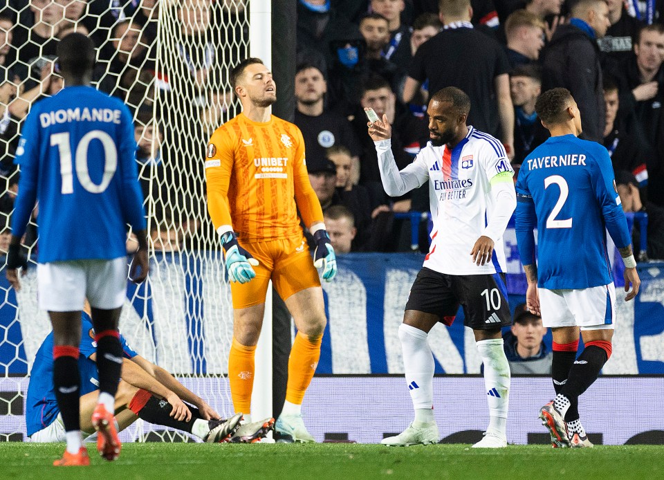 Jack Butland não consegue acreditar que foi derrotado tão rapidamente após o empate de Gers pelo ex-Arsenal