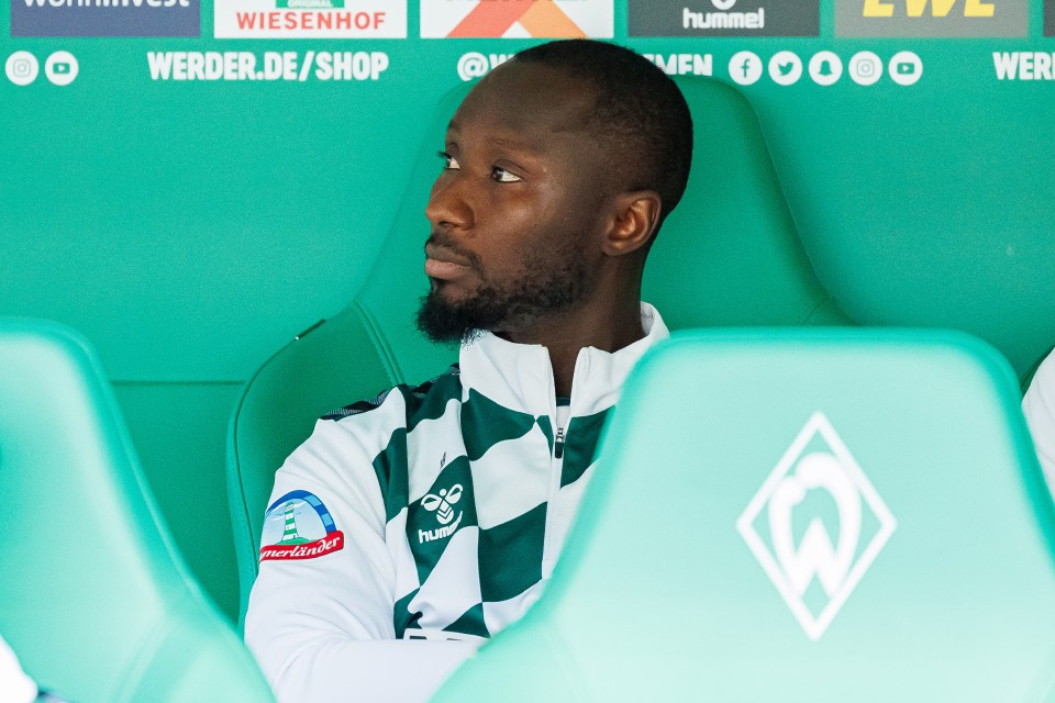 Naby Keita está suspenso do Werder Bremen desde abril por se recusar a embarcar no ônibus do time