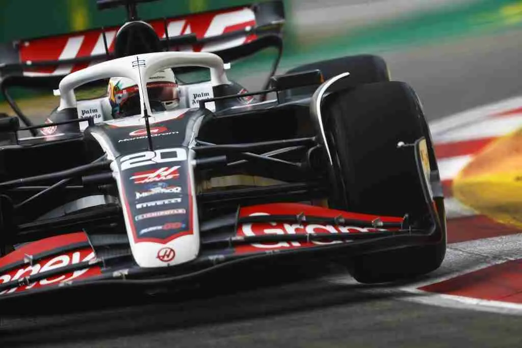 Kevin Magnussen durante treinos para o Grande Prêmio de Cingapura de 2024 | Equipe Haas F1