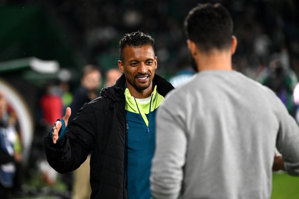 O ex-ala do Sporting e do Man Utd, Nani, abraçou Amorim antes do jogo