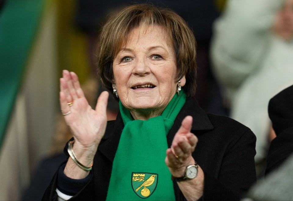 Fisher revelou que foi jantar com a ex-proprietária Delia Smith - que também é uma famosa chef de TV