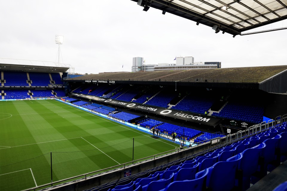 O Cobbold Stadium de Ipswich abriga 750 titulares de ingressos para a temporada, bem como a equipe visitante