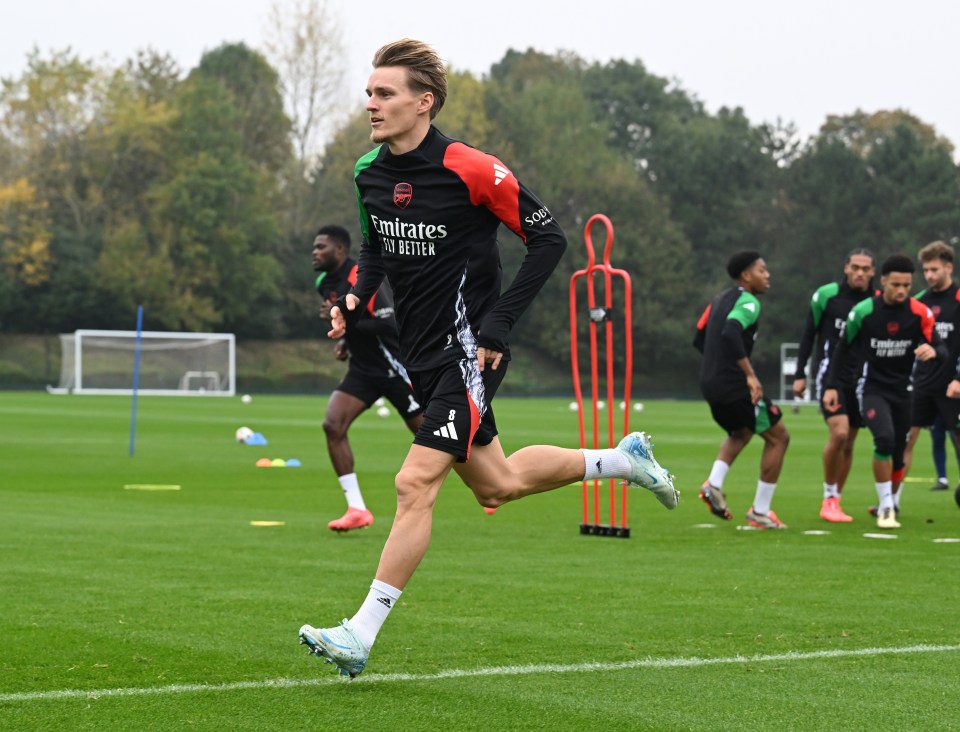 Martin Odegaard voltou a treinar pelo Arsenal