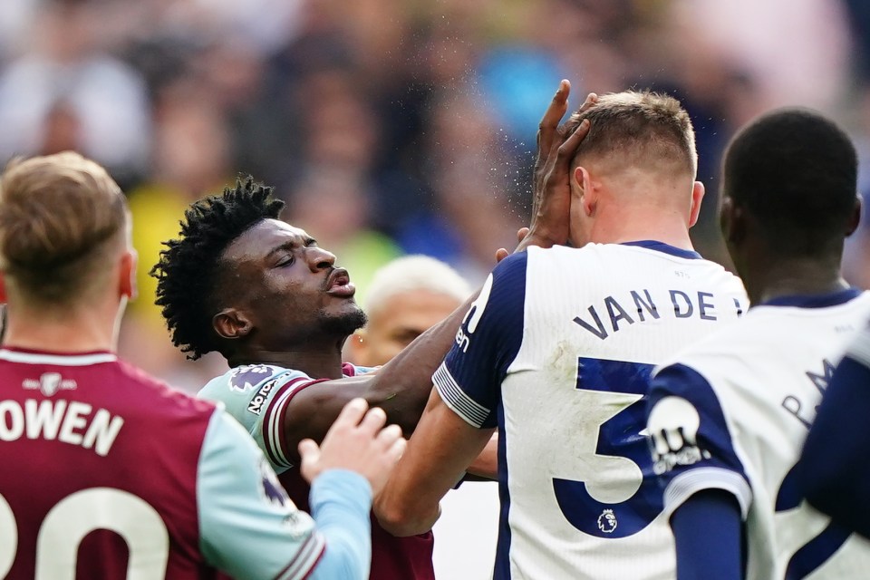 Kudus rebateu Micky Van de Ven durante a derrota do West Ham para o Tottenham