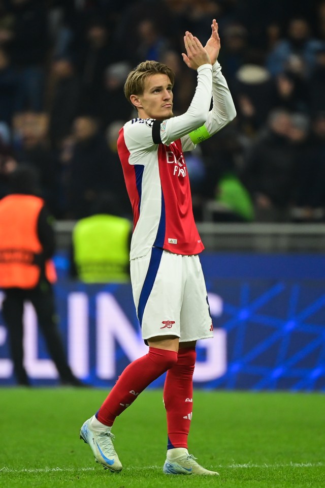 Martin Odegaard voltou contra o Inter, mas os Gunners não conseguiram evitar a derrota