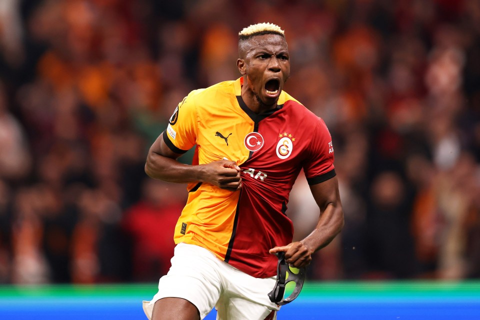 Victor Osimhen marcou dois gols para colocar o Galatasary na frente