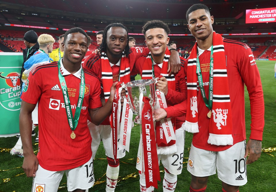 Ele venceu a Carabao Cup em 2023 ao lado de Tyrell Malacia, Jadon Sancho e Marcus Rashford